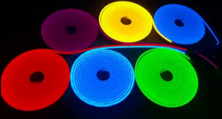 Fita LED Neon RGB + Controle 12V 5 Metros IP65